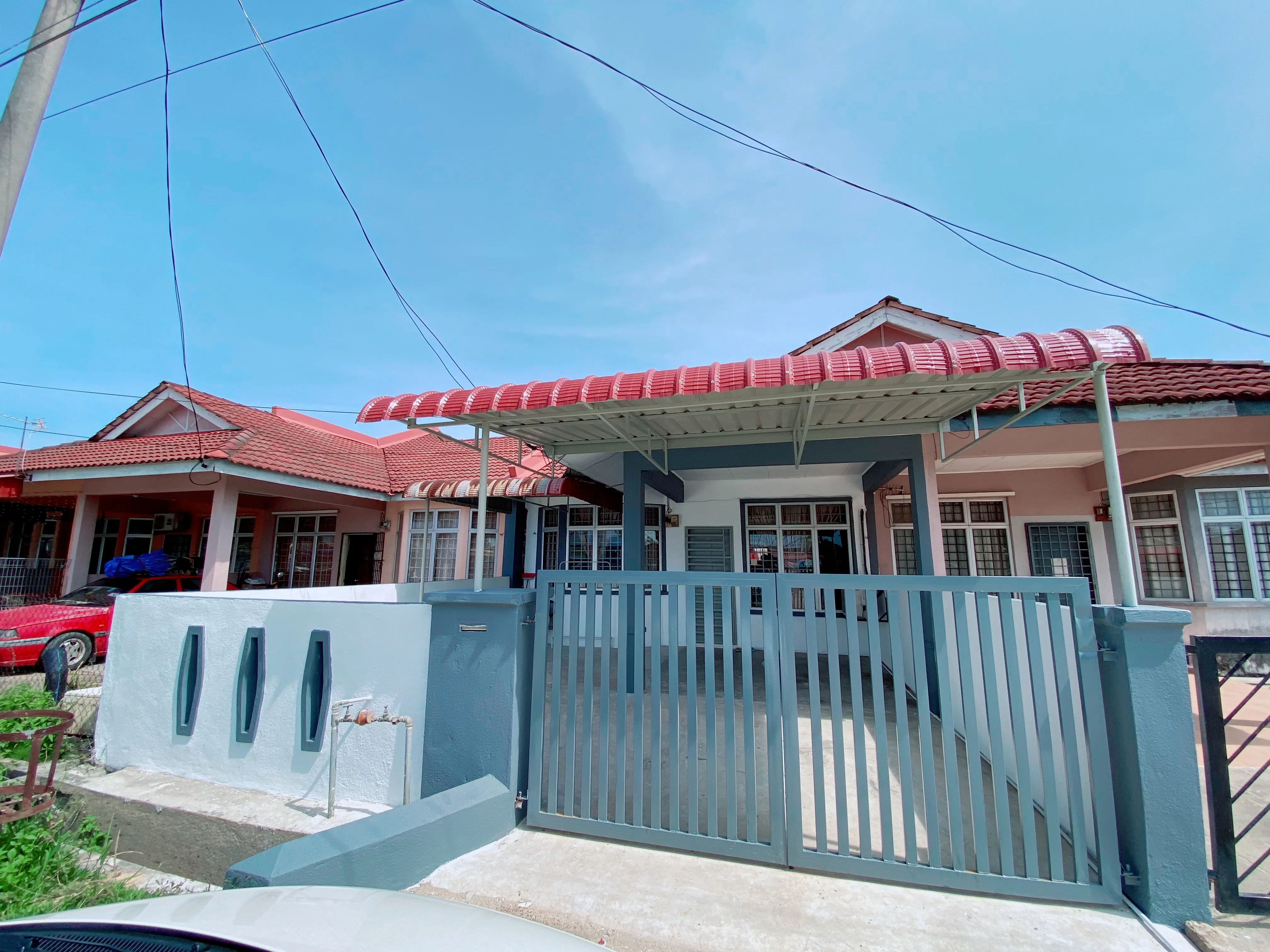 Kawasan parking homestay Seberang Takir